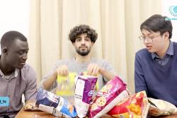 واکنش دانشجویان خارجی به مزه‌ی تنقلات و خوراکی‌های ایرانی!